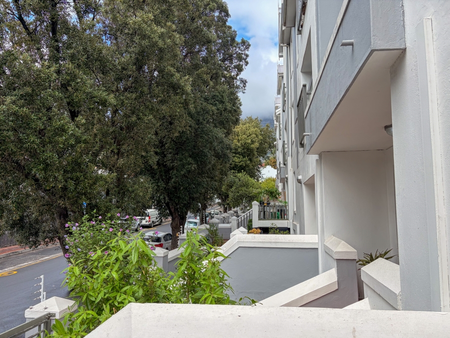 1 Bedroom Property for Sale in Oranjezicht Western Cape